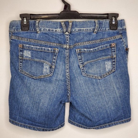 Liz Lange Maternity Medium Light Wash Distressed Jean Maternity Shorts Size XS - Picture 5 of 10